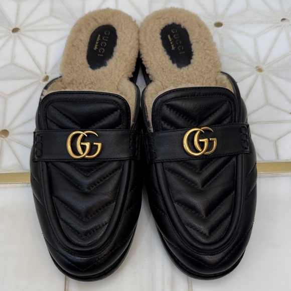 Gucci Black Quilted Leather Slippers with Brushed Gold Gucci Logo - Picture 2 of 9